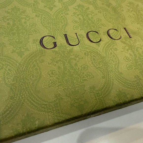 Gucci Kids Pastel Striped Tee with Bunny Design - Picture 6 of 10